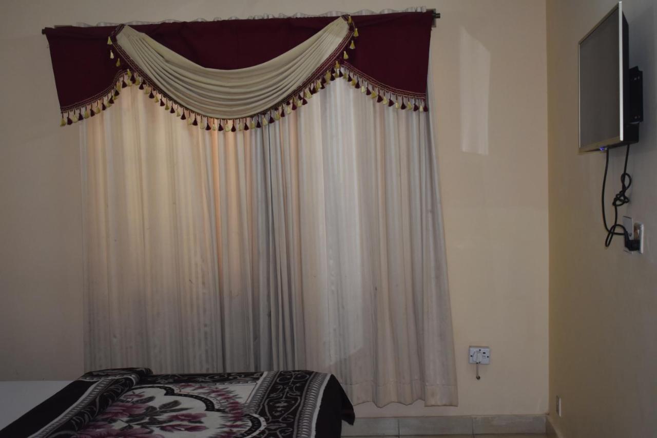 Hotel Sky Inn Rawalpindi Buitenkant foto